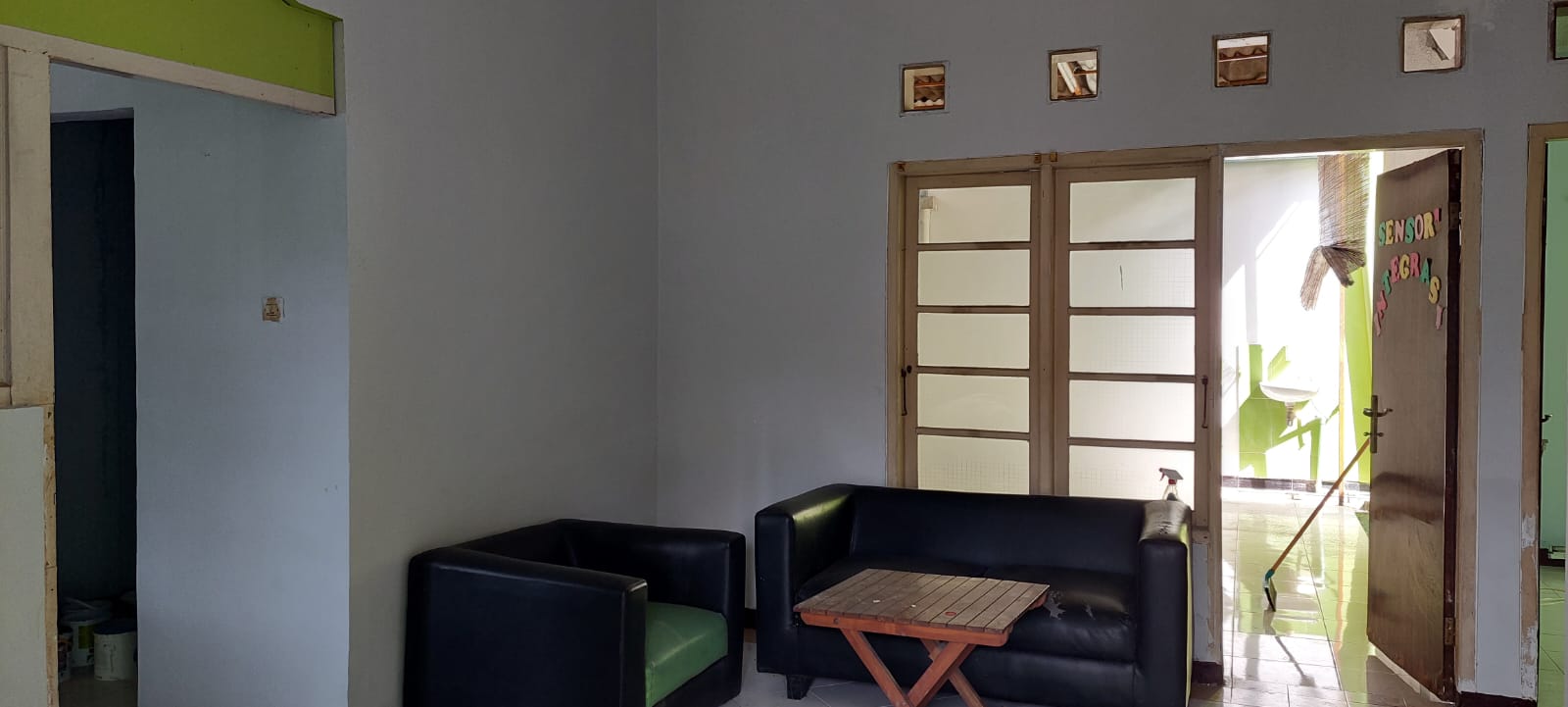 Rumah Dijual Semi Furnished di Cluster Jaguar Jababeka Cikarang 